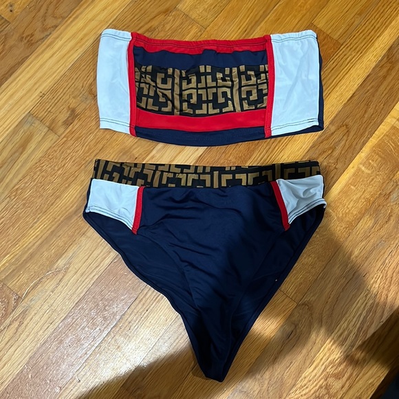 Swim suit - Picture 1 of 4